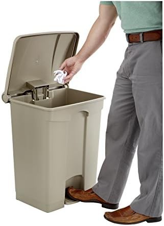 Tan plastic step on kitchen garbage can — photo 3