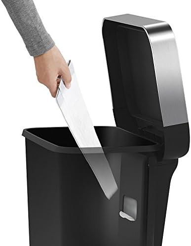 Black plastic rectangular step trash can 45L — photo 3