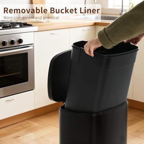 Black 13 gallon trash can with lid — photo 5
