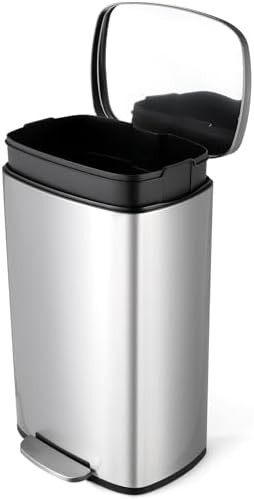 Step on recycling garbage bin with pedal